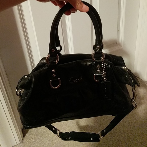 Authentic COACH black leather bag - Picture 2 of 6